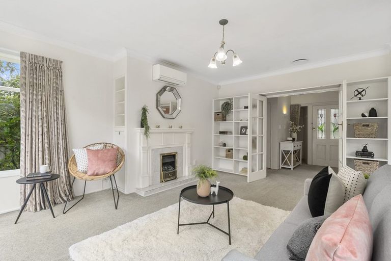 Photo of property in 330 Karori Road, Karori, Wellington, 6012