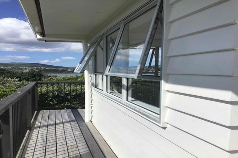 Photo of property in 35 Inlet View, Titahi Bay, Porirua, 5022