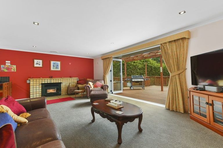 Photo of property in 160 Katherine Mansfield Drive, Whitemans Valley, Upper Hutt, 5371