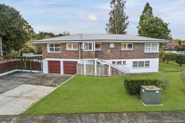 Photo of property in 1 Bushlands Place, Opaheke, Papakura, 2113