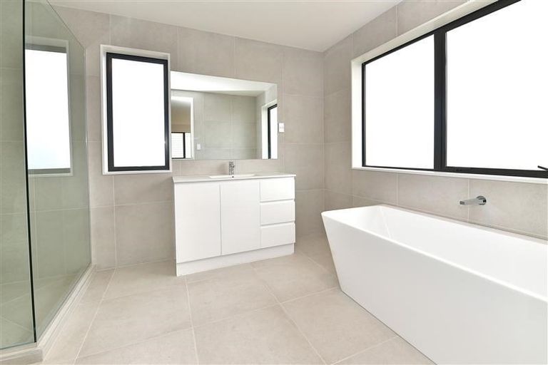 Photo of property in 245 West Hoe Heights, Orewa, 0931