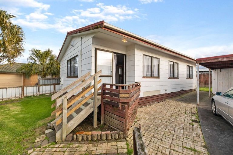 Photo of property in 1 Templeton Place, Clendon Park, Auckland, 2103