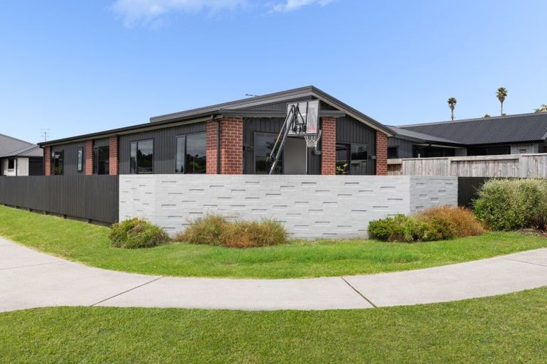 Photo of property in 2 Kotata Lane, Poike, Tauranga, 3112