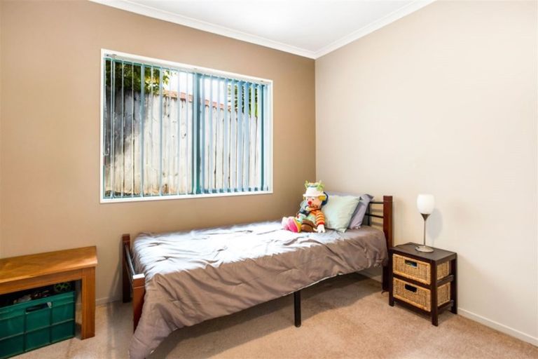 Photo of property in 9 Toledo Avenue, Henderson, Auckland, 0612