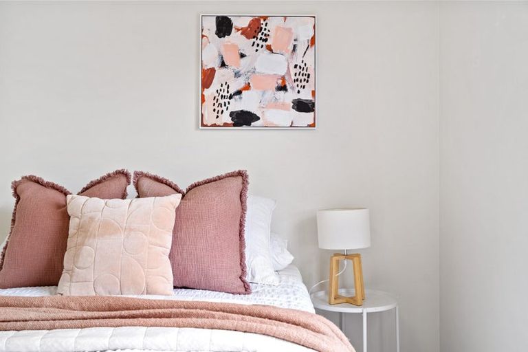 Photo of property in 4 Vincent Lane, Hobsonville, Auckland, 0616