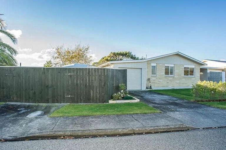 Photo of property in 3b Victor Grove, Waikanae Beach, Waikanae, 5036