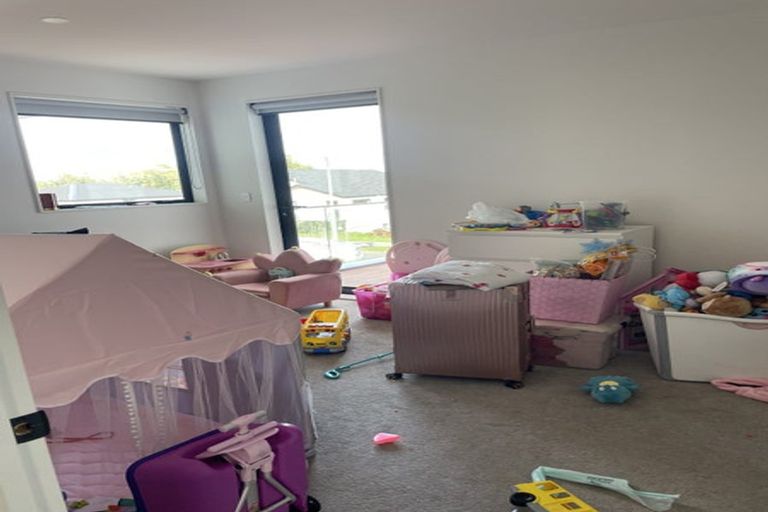 Photo of property in 18 Takurua Terrace, Orewa, 0931