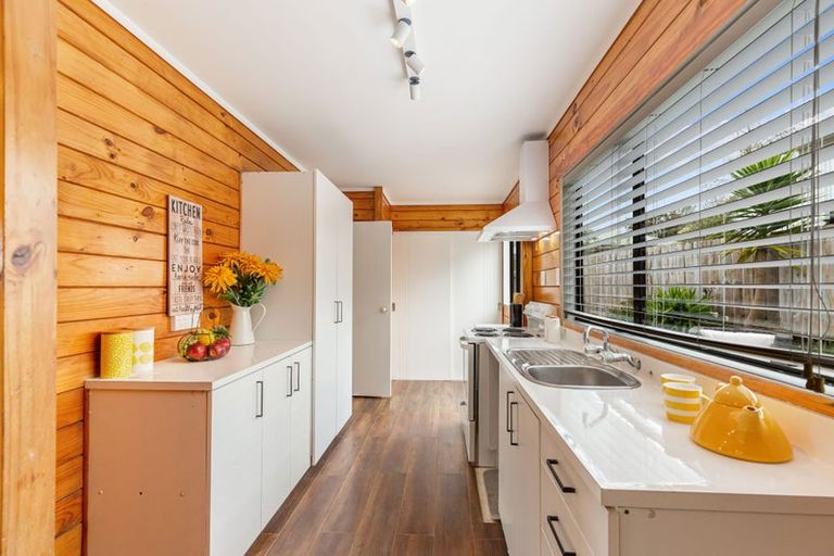 Photo of property in 1/38 Elizabeth Drive, West Harbour, Auckland, 0618