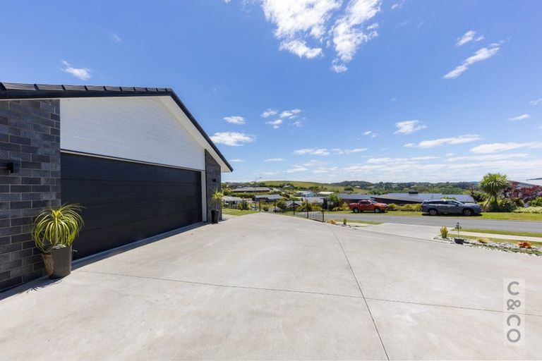 Photo of property in 104 Solan Drive, Waimauku, 0812