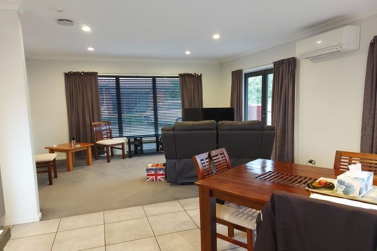 Photo of property in 76 Lough Bourne Drive, Pukekohe, 2120