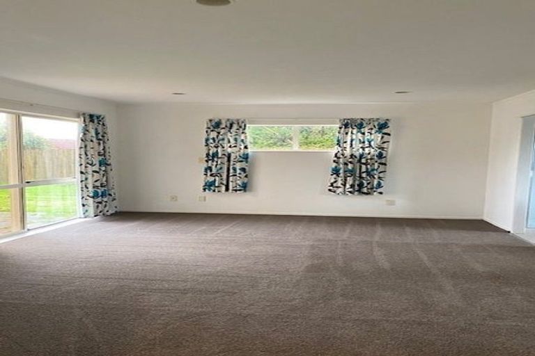 Photo of property in 14 Caldbeck Rise, Northpark, Auckland, 2013