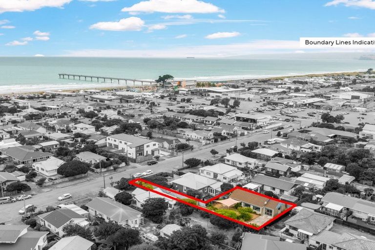 Photo of property in 14 Howe Street, New Brighton, Christchurch, 8083