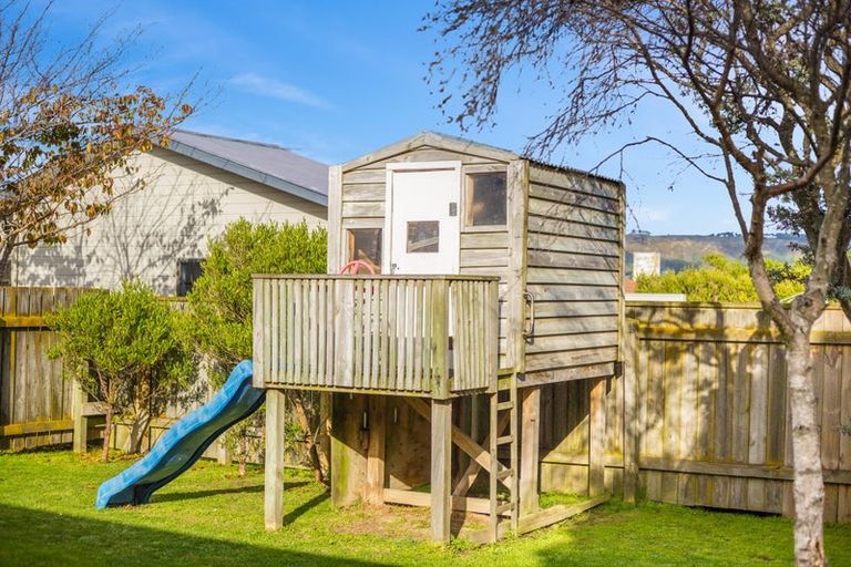 Photo of property in 111 Waiuta Street, Titahi Bay, Porirua, 5022