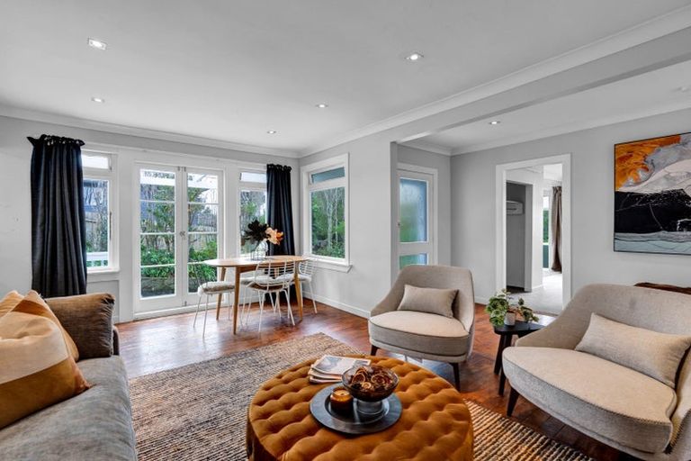 Photo of property in 106 Seaview Road, Westown, New Plymouth, 4310