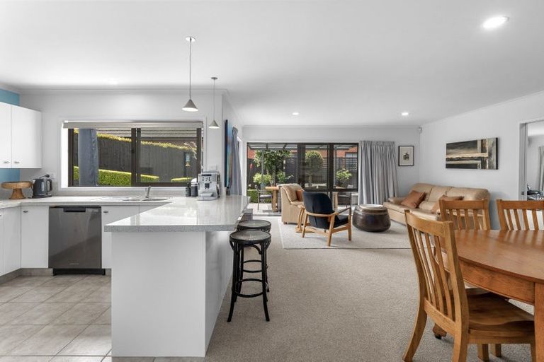 Photo of property in 16 Raukawa Drive, Bethlehem, Tauranga, 3110