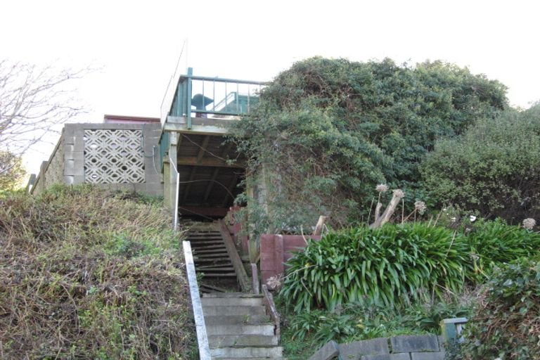 Photo of property in 2 Naughton Terrace, Kilbirnie, Wellington, 6022