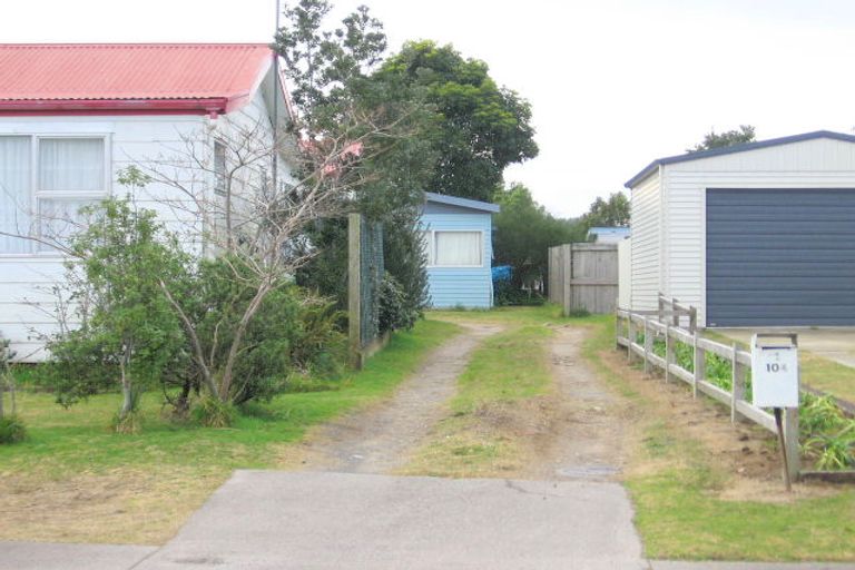 Photo of property in 104b Sharyn Place, Whangamata, 3620