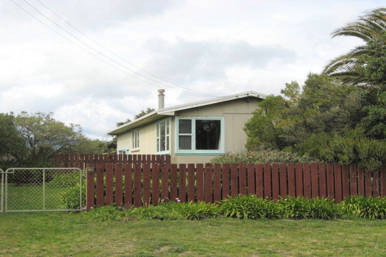 Photo of property in 22 Manga-pirau Street, Waikawa Beach, Manakau, 5573