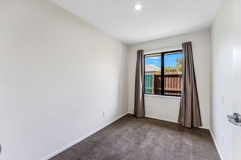 Photo of property in 24b Sawyers Arms Road, Northcote, Christchurch, 8052