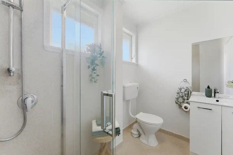Photo of property in 19 Pukeori Street, Marfell, New Plymouth, 4310