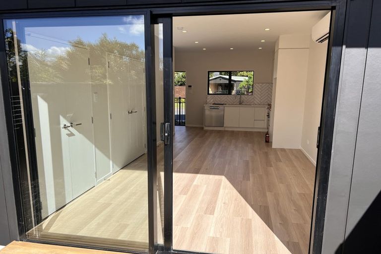 Photo of property in 1/39 Graham Avenue, Te Atatu Peninsula, Auckland, 0610