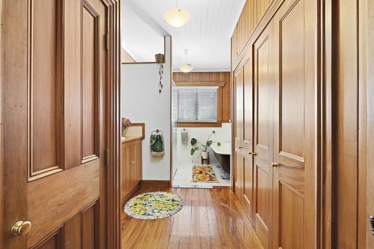 Photo of property in 62 Gilbert Street, New Plymouth, 4310