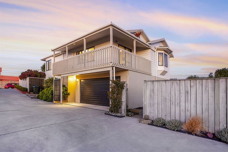 Photo of property in 35 Doncaster Terrace, Ascot Park, Porirua, 5024