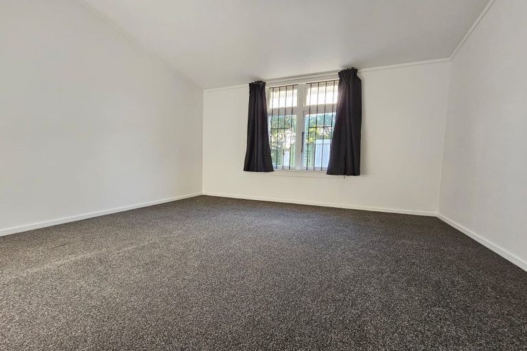 Photo of property in 61 Rimu Street, New Lynn, Auckland, 0600