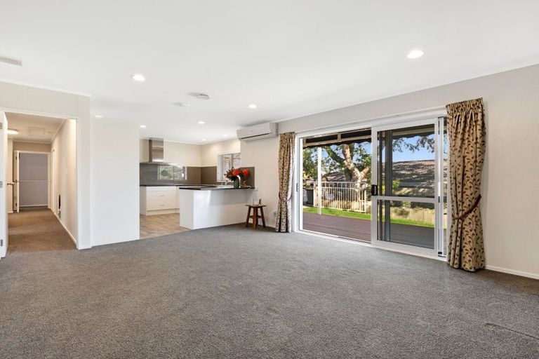 Photo of property in 16 Frisken Place, Lynmore, Rotorua, 3010