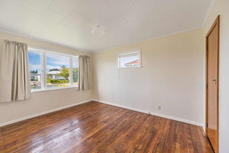 Photo of property in 66 Clarence Cox Crescent, Pirimai, Napier, 4112