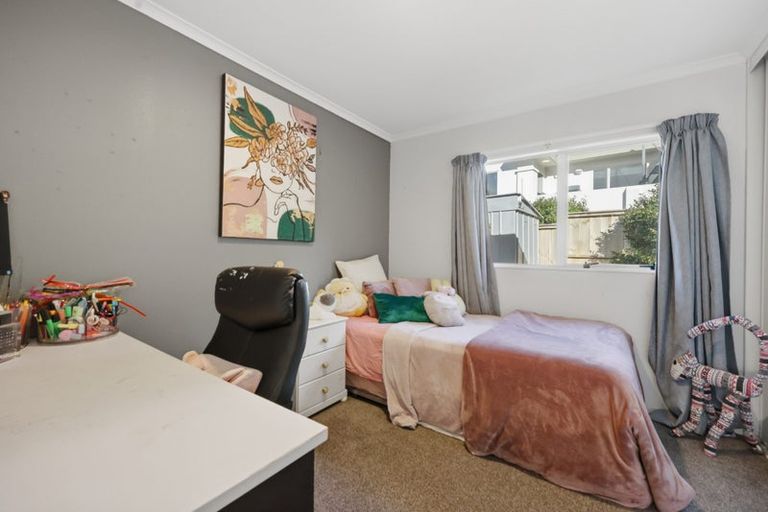 Photo of property in 27 Westminster Gardens, Unsworth Heights, Auckland, 0632