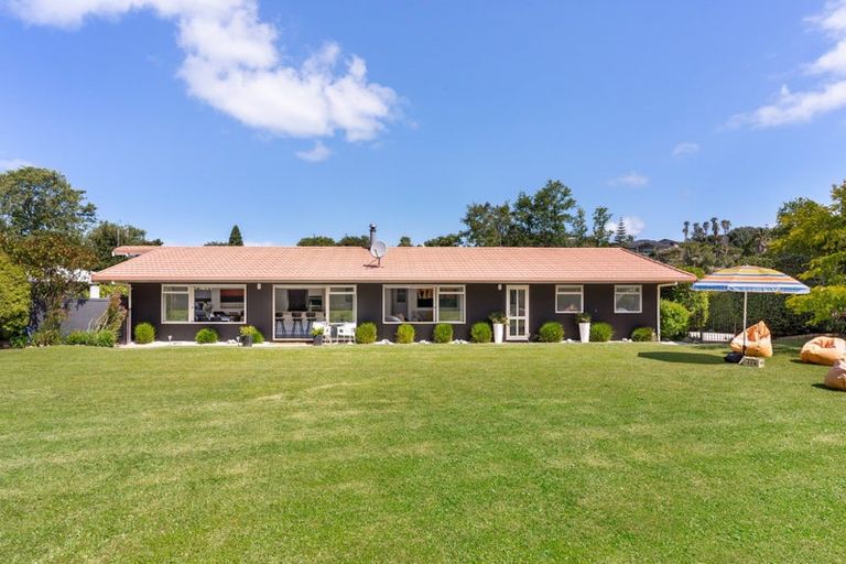 Photo of property in 11 Herbert Drive, Whangamata, 3620