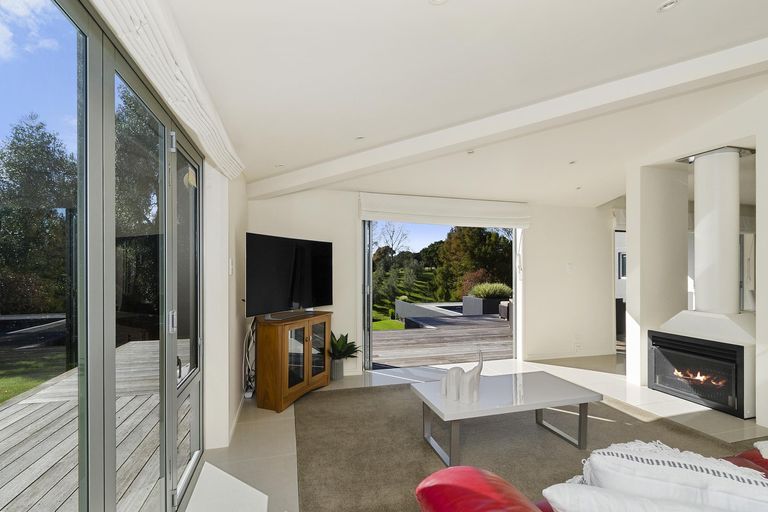 Property details for 15 Old Coach Way, Ramarama, Drury, 2579