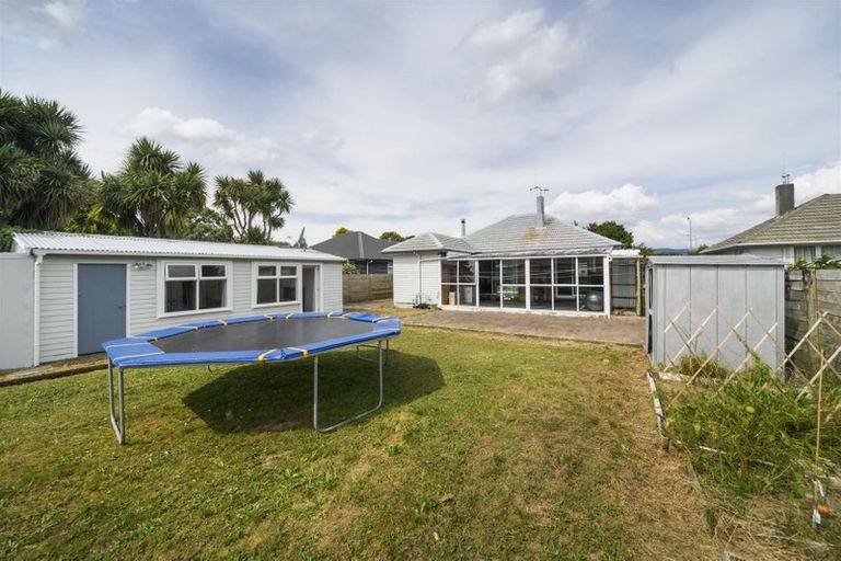 Photo of property in 5 Tilbury Avenue, Hokowhitu, Palmerston North, 4410