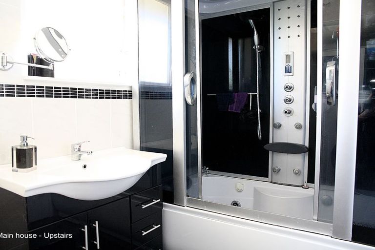 Photo of property in 28 Boundary Road, Opaheke, Papakura, 2113