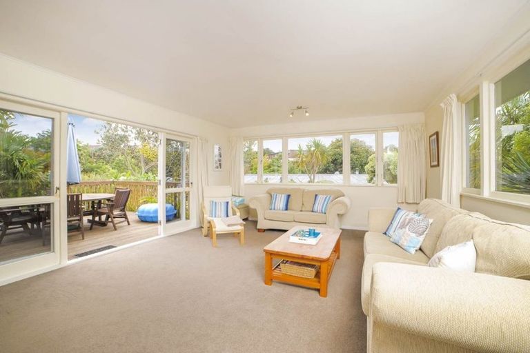 Photo of property in 23 Infidel Place, Torbay, Auckland, 0630