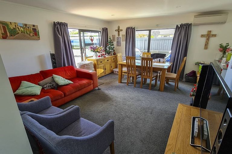 Photo of property in 43 De Quincey Terrace, Highland Park, Auckland, 2010