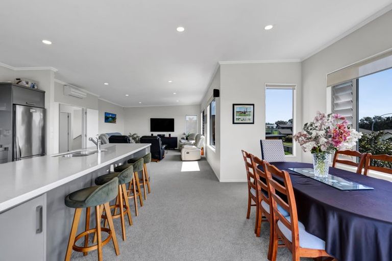 Photo of property in 18 Parkvue Drive, Bell Block, New Plymouth, 4312