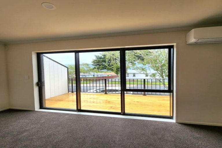 Photo of property in 2/16 Russell Road, Manurewa, Auckland, 2102