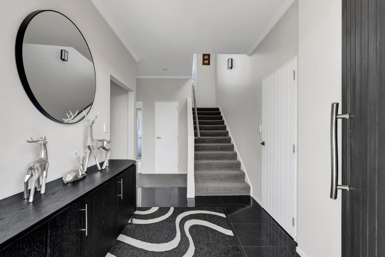 Photo of property in 18 Parkvue Drive, Bell Block, New Plymouth, 4312