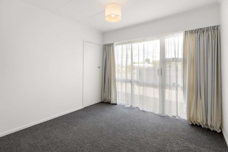 Photo of property in 37 Waterloo Crescent, Hokowhitu, Palmerston North, 4410