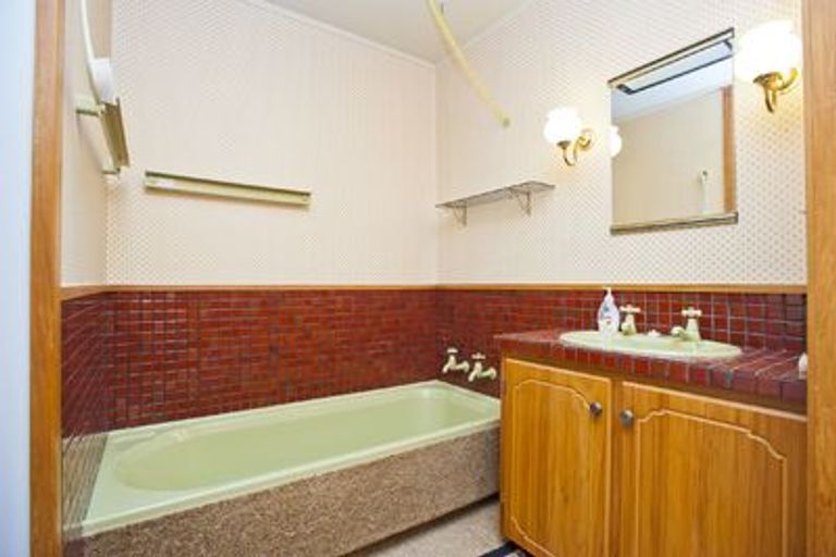 Photo of property in 300 Kahutia Street, Gisborne, 4010