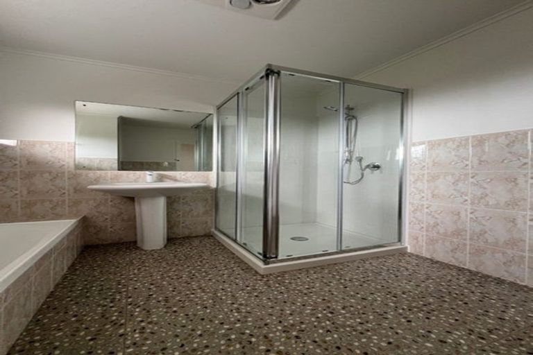 Photo of property in 1/56 Manuka Road, Glenfield, Auckland, 0629