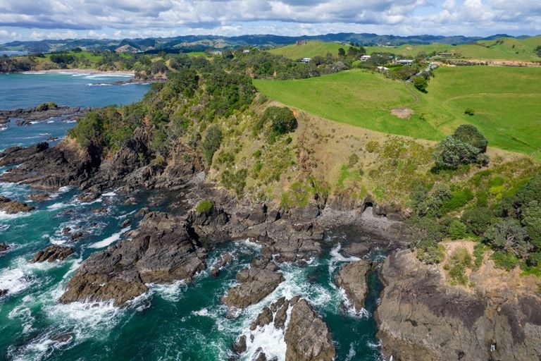 Photo of property in 118 Rockell Road, Whananaki, Hikurangi, 0181