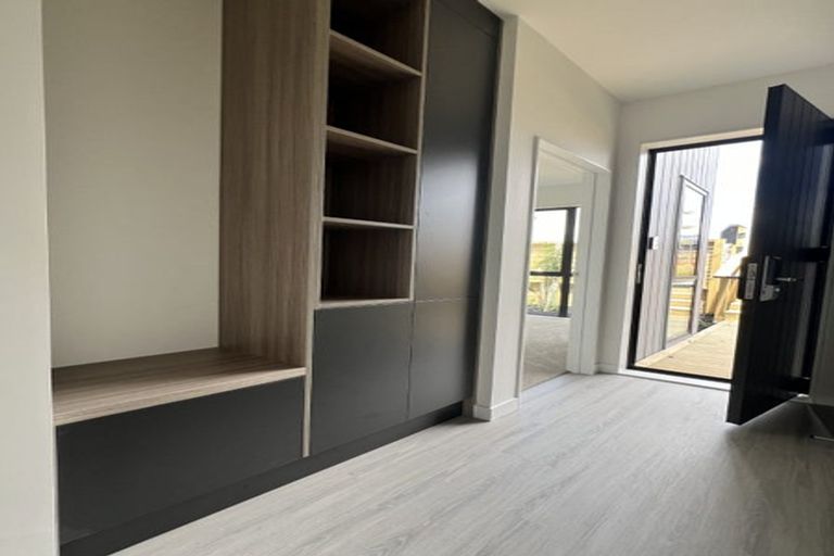 Photo of property in 28 Neretva Avenue, Massey, Auckland, 0614