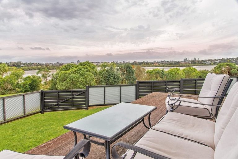 Photo of property in 49 Aberdeen Crescent, Wattle Downs, Auckland, 2103
