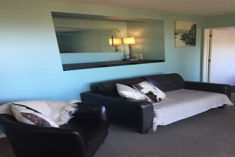 Photo of property in 17 Selleck Street, Mount Pleasant, Christchurch, 8081