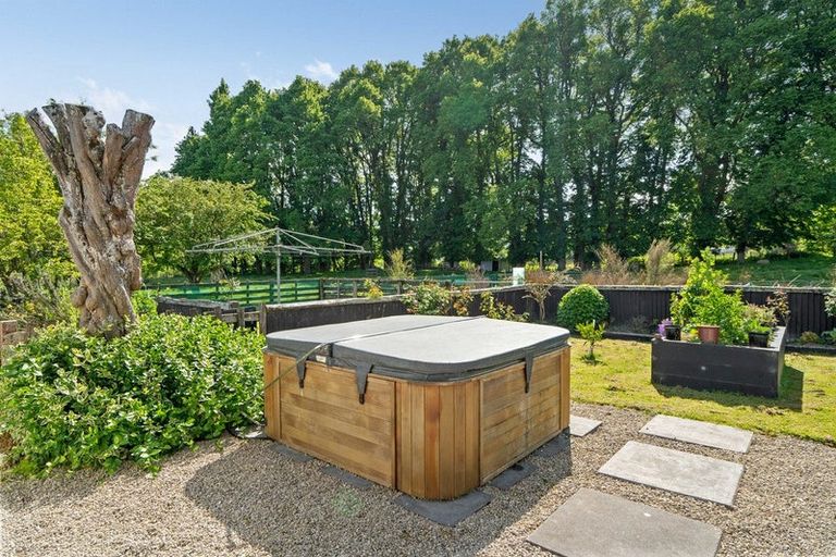 Photo of property in 1033 Masterton Castlepoint Road, Tauweru, Masterton, 5889