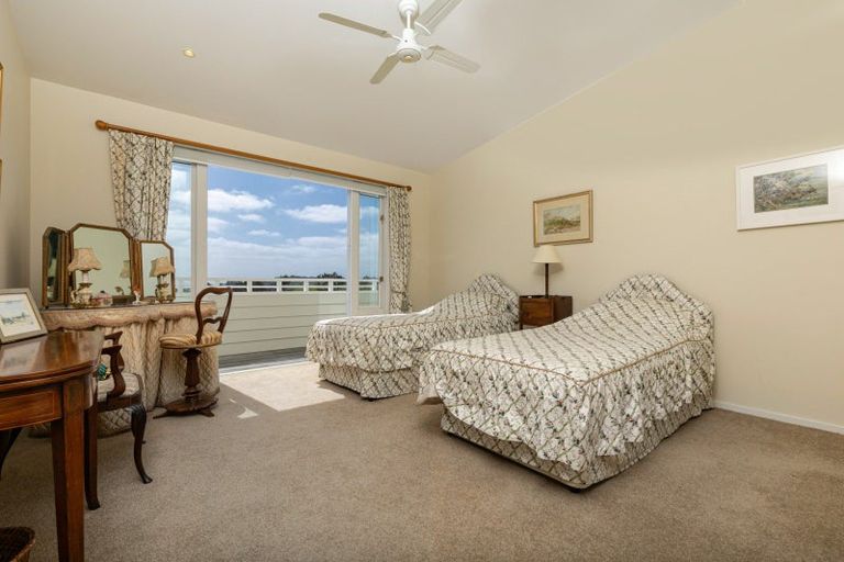 Photo of property in 38 Kaipara View Road, Helensville, 0875