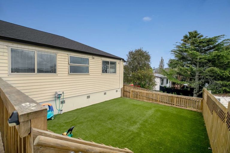 Photo of property in 103e Woodglen Road, Glen Eden, Auckland, 0602